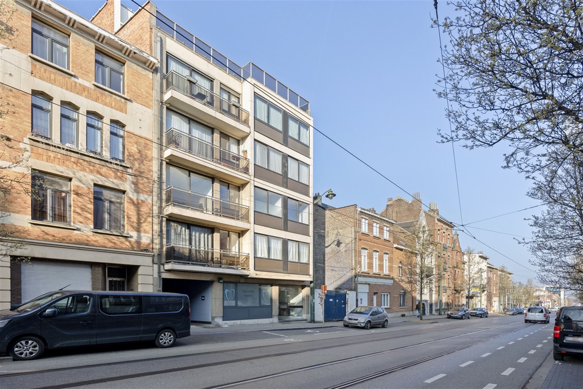 Charmant gerenoveerd appartement met 3 slaapkamers foto 12