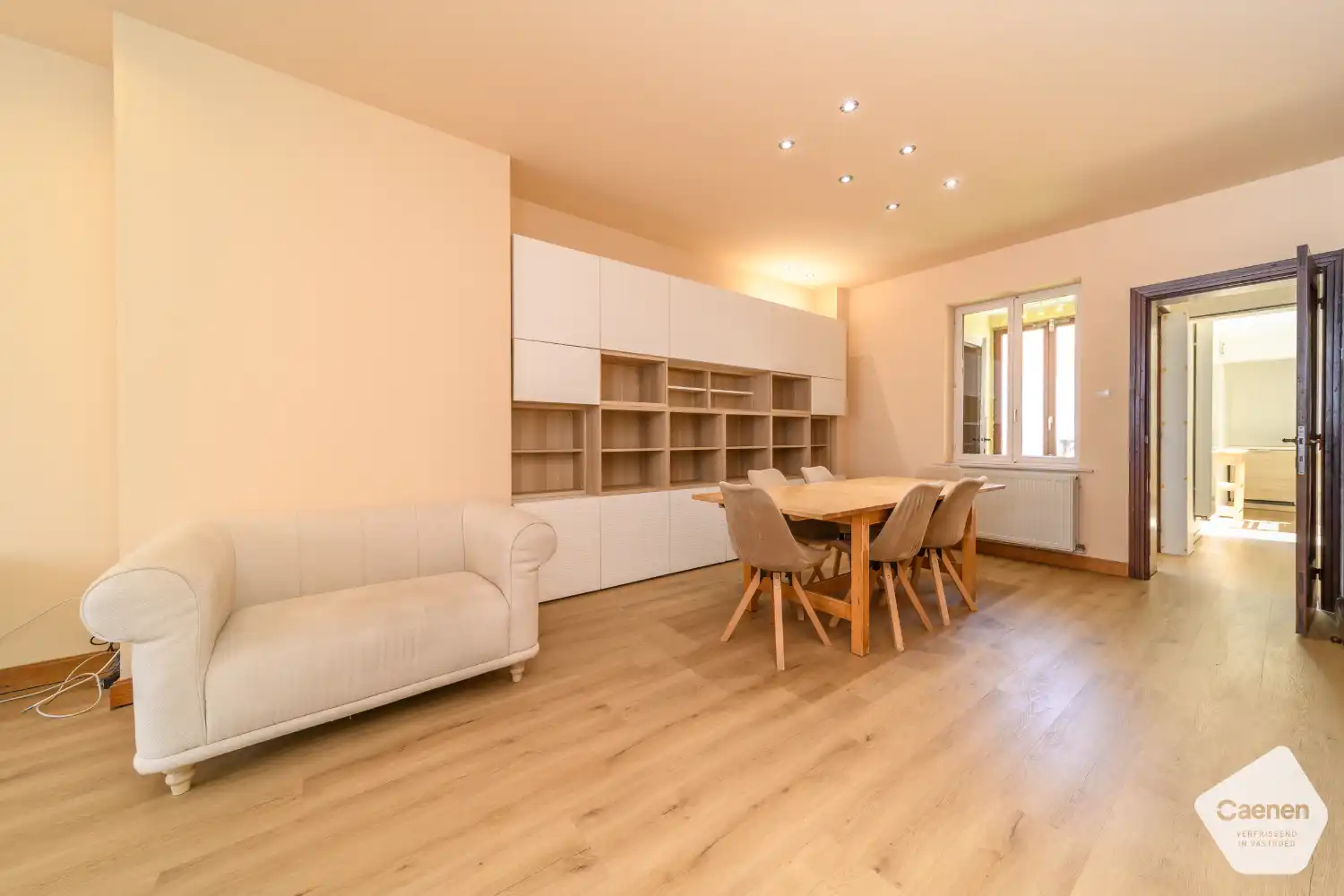 Ruime woning met handelsruimte in het centrum van De Panne foto 7