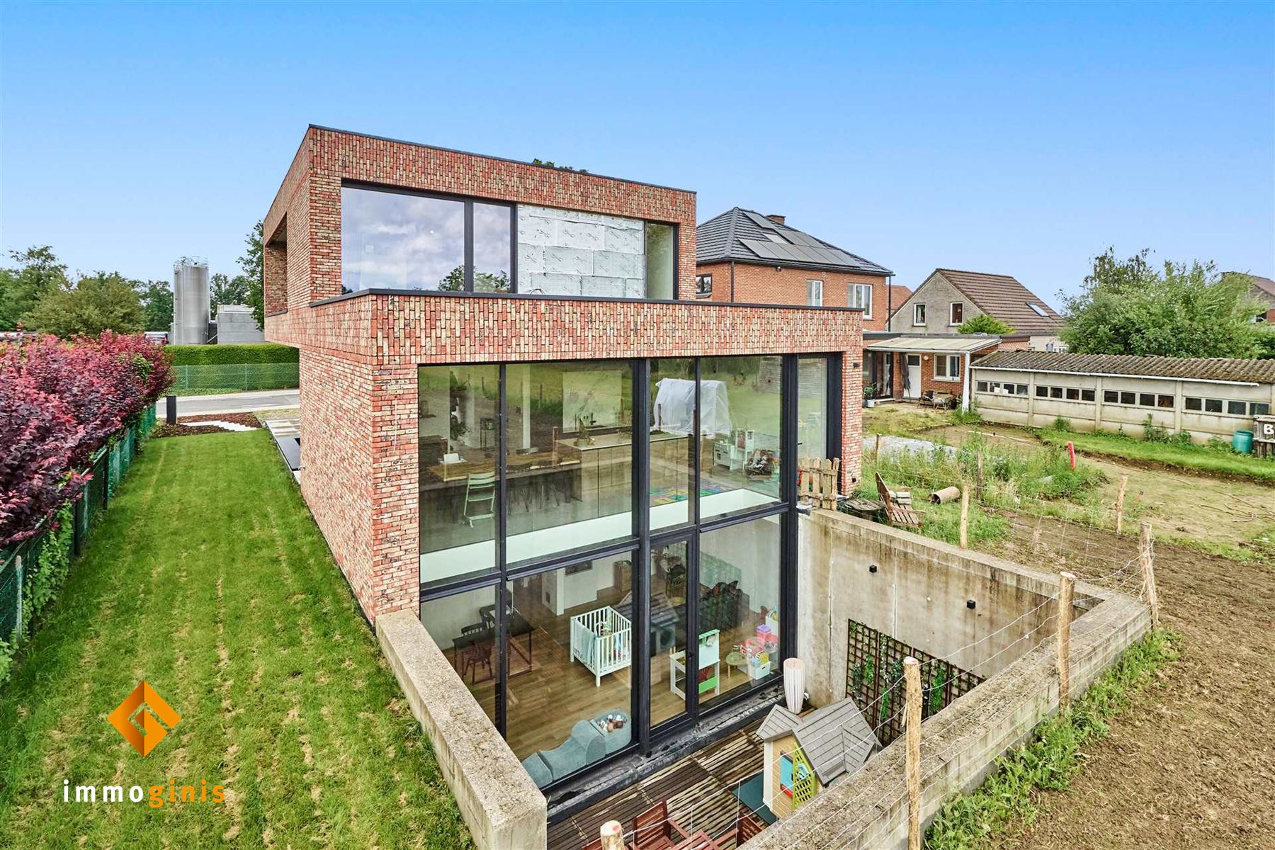 Zéér ruime woning met diverse mogelijkheden op prachtig perceel van 18a60ca in een groene omgeving.  foto 24