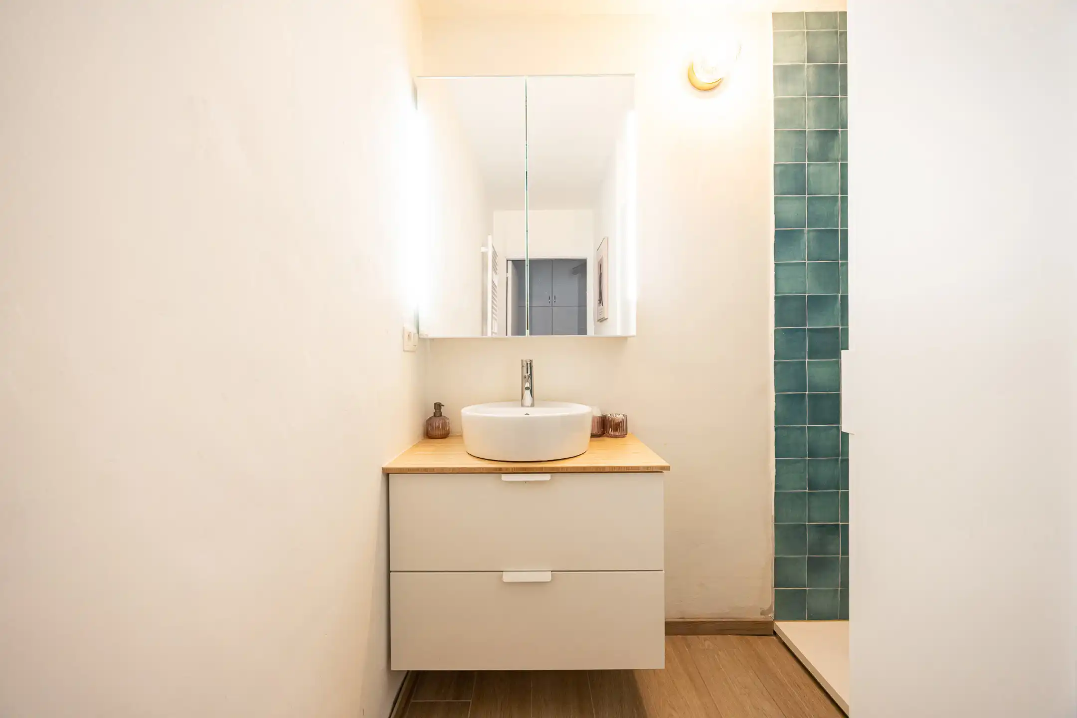 Gerenoveerd appartement nabij een groene omgeving foto 10