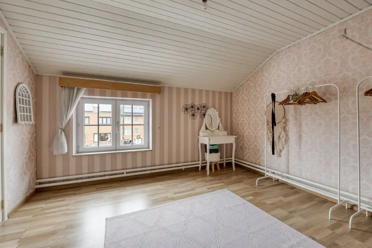 Ruime gezinswoning met grote tuin in het landelijke Opheers foto 14