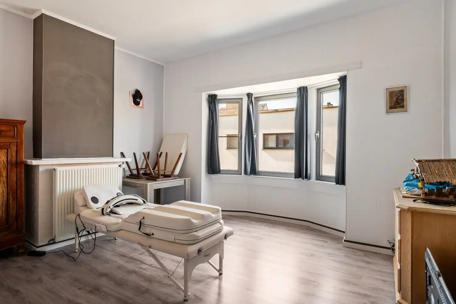 Ruime woning met 3 tot 4 slaapkamers en 3 autostaanplaatsen in een rustige straat foto 12