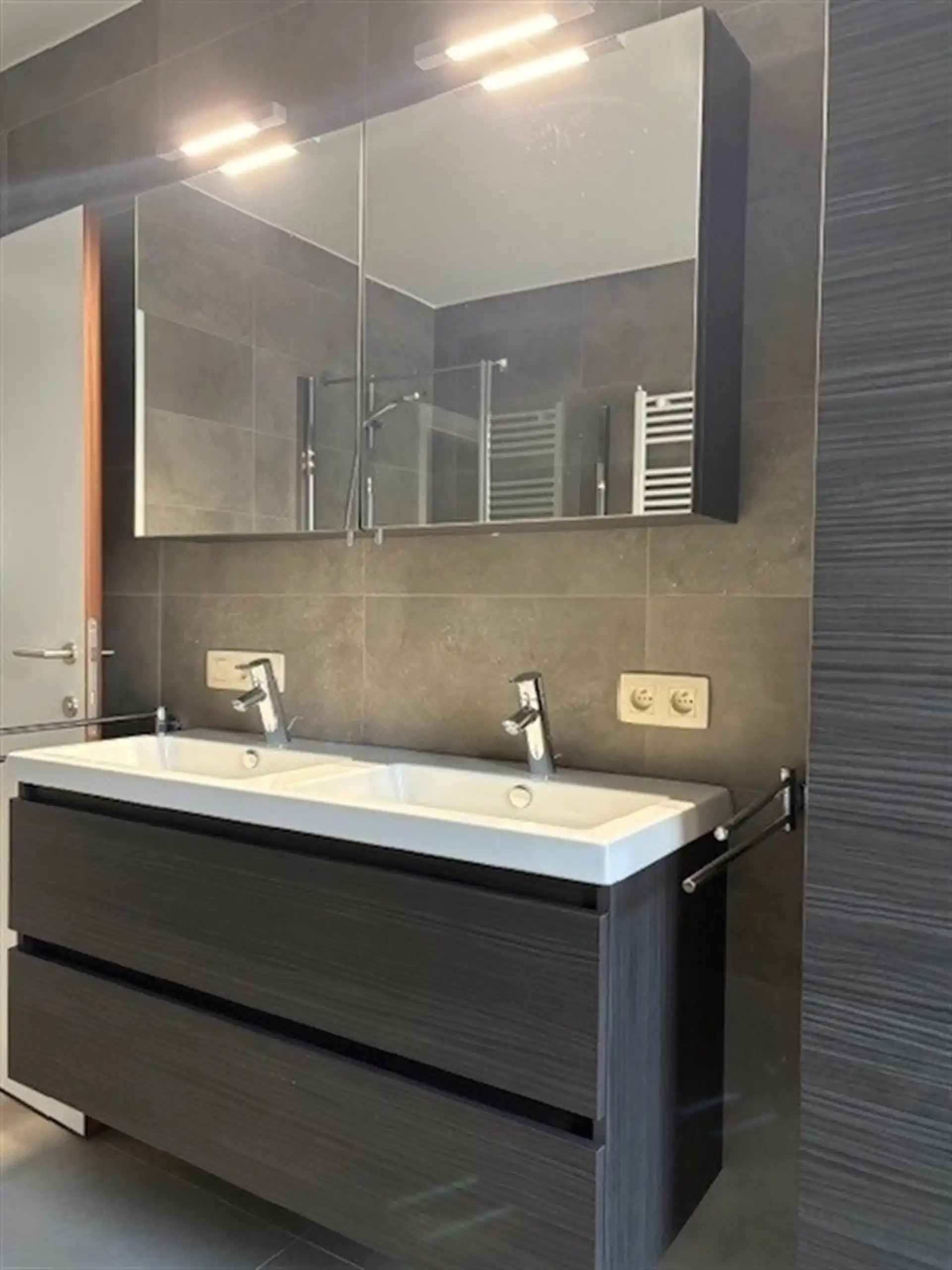 Recent appartement met 2 slaapkamers in centrum Wetteren.  foto 23