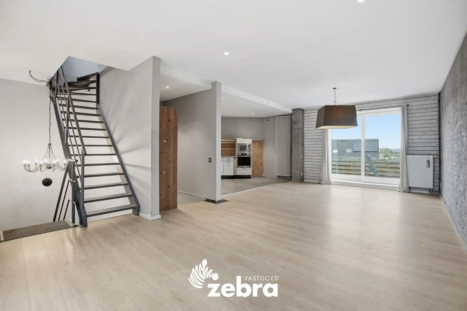 Woning met magazijn te Heule! foto 10