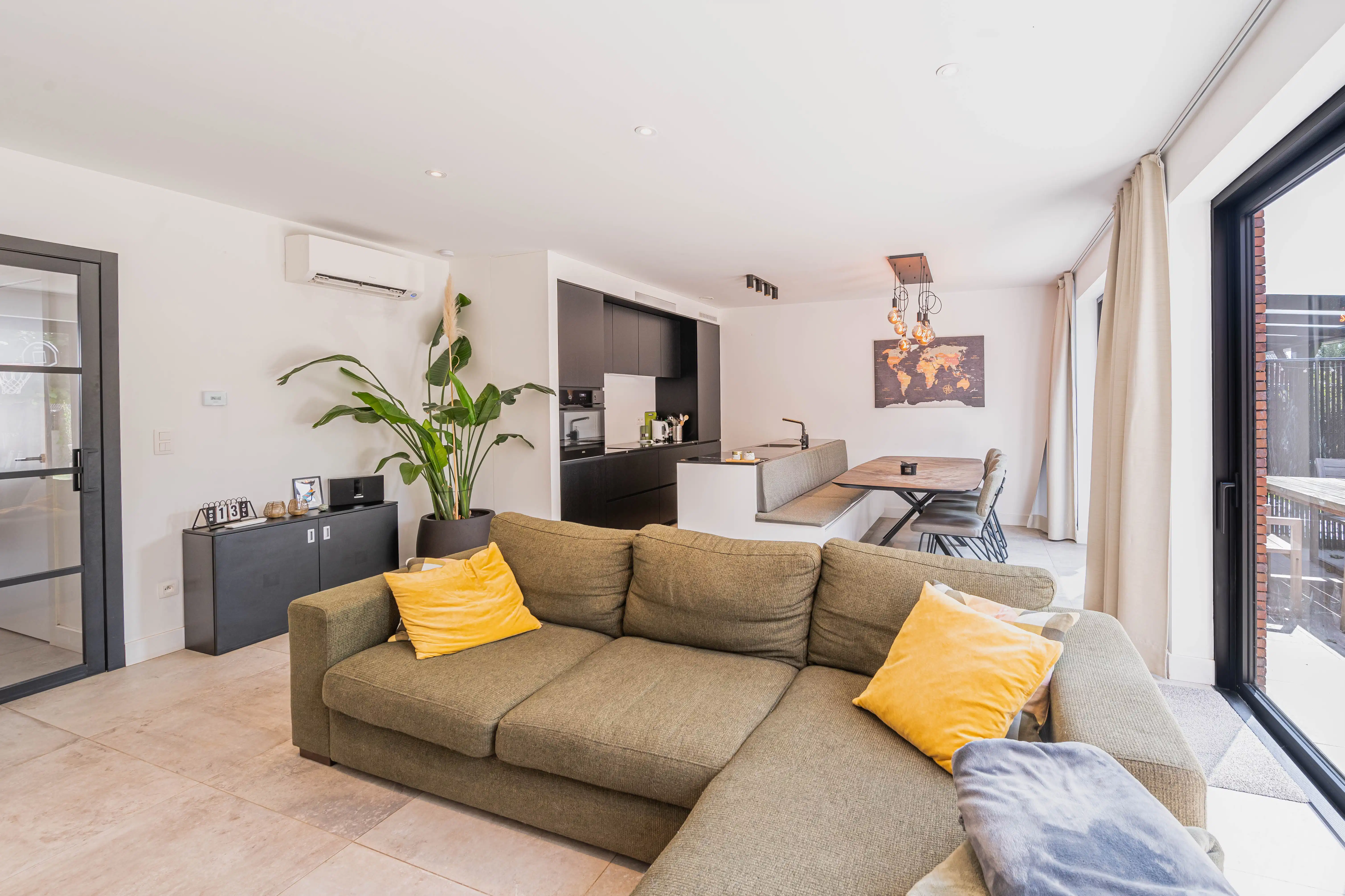 Recente energiezuinige woning in hartje Terhagen! foto 5