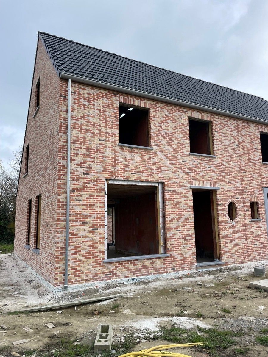 Landelijke, halfopen woning foto 3