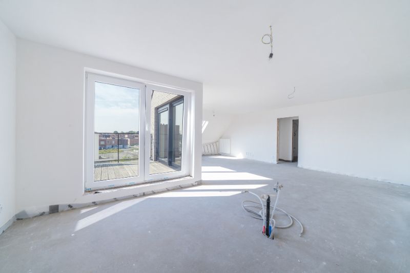 Roeselare nabij Station : Penthouse appartement met 2 slpks en zolder op de derde verdieping van een nieuw gebouwde Residentie genaamd "Residentie Arena" opp 110 m² foto 4