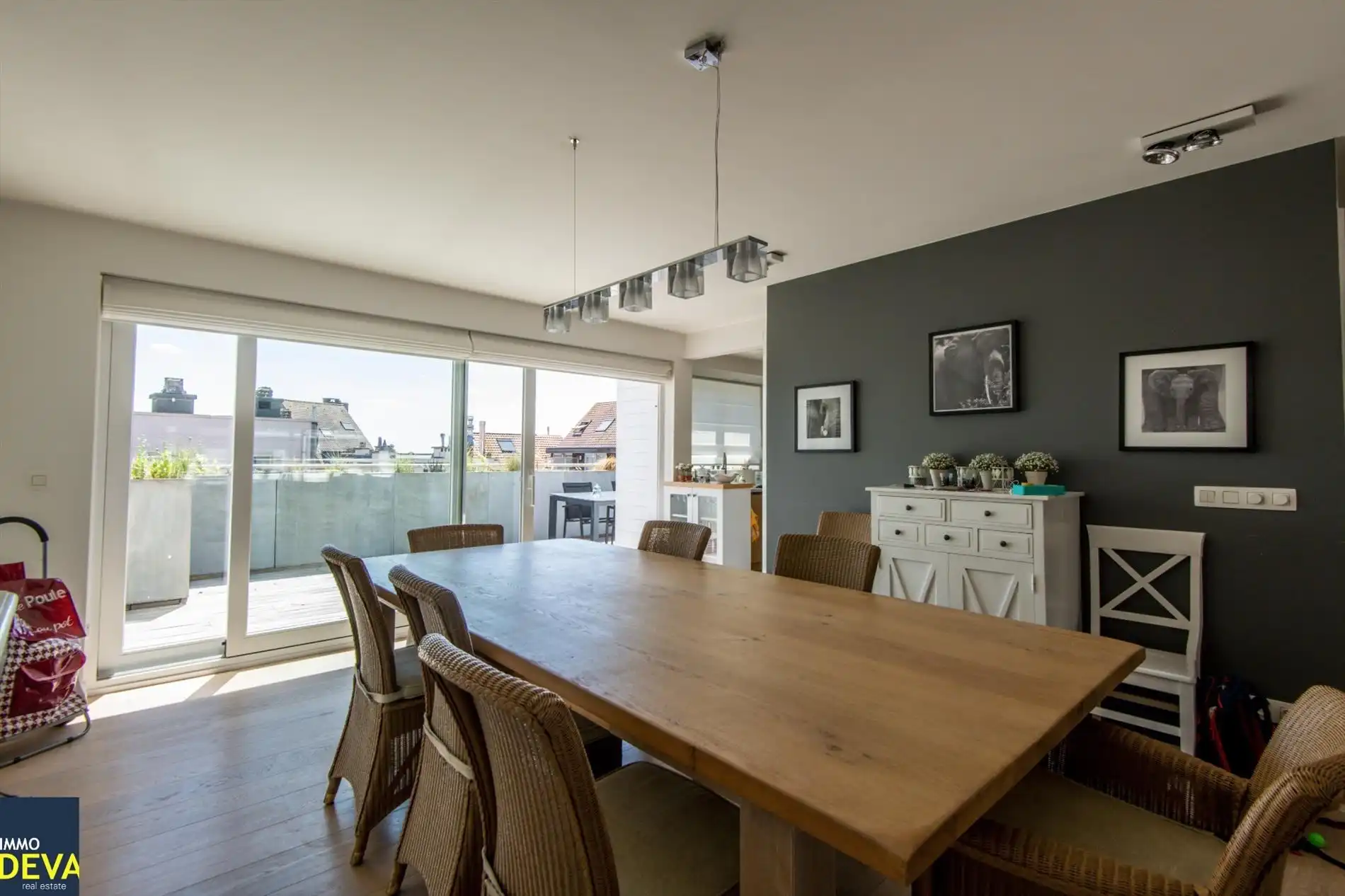 Zeer zonnig duplexdakapp. met prachtige terrassen,  gelegen op de Kustlaan vlakbij het Driehoeksplein. foto 4