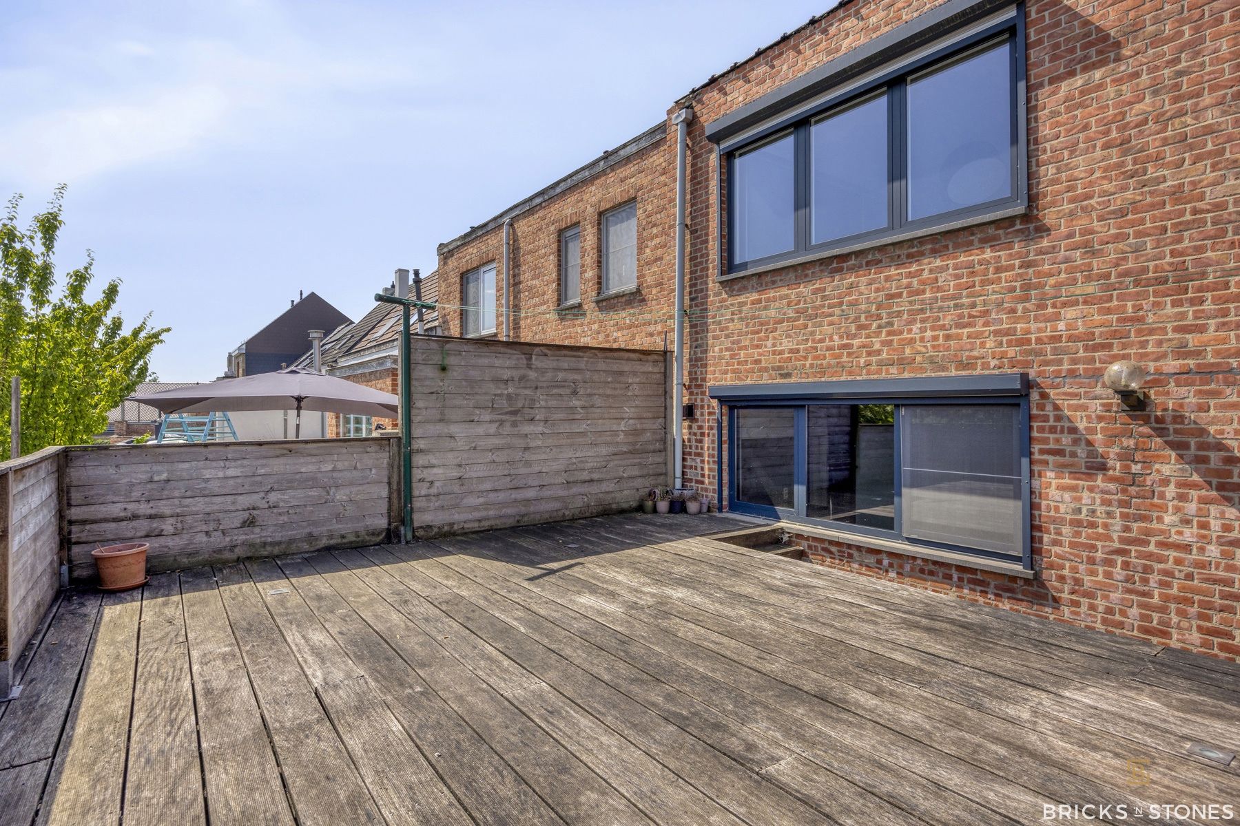 Instapklare woning met riante handelsruimte! foto 15
