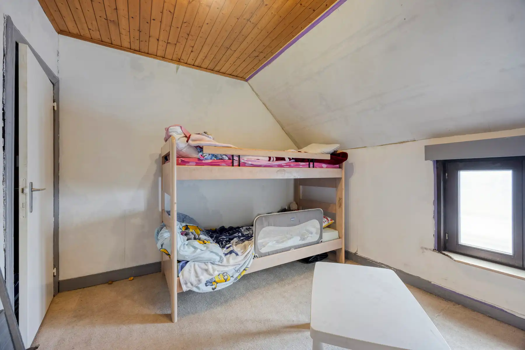 Rijwoning met 2 slaapkamers, tuin en parkeerplaats foto 9