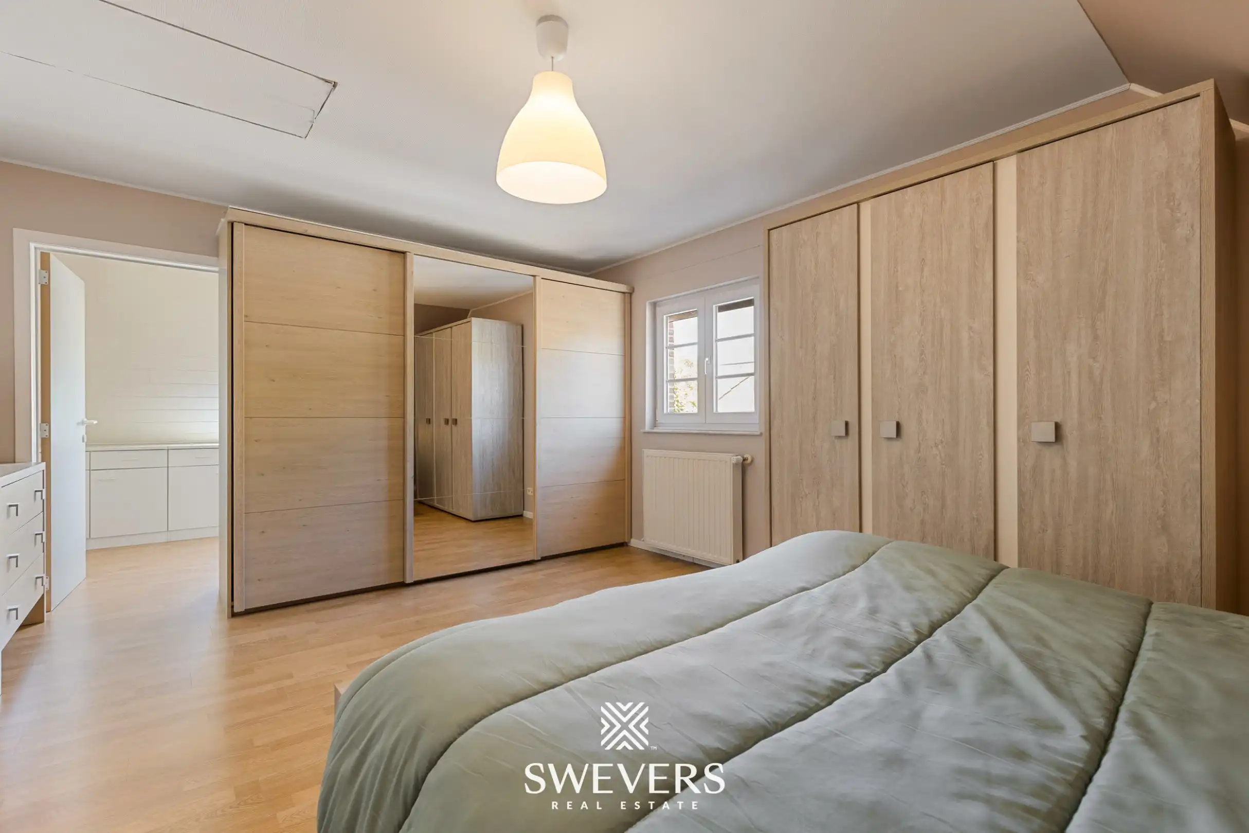 Instapklare woning met prachtig aangelegde tuin en bijgebouw in Helchteren foto 15