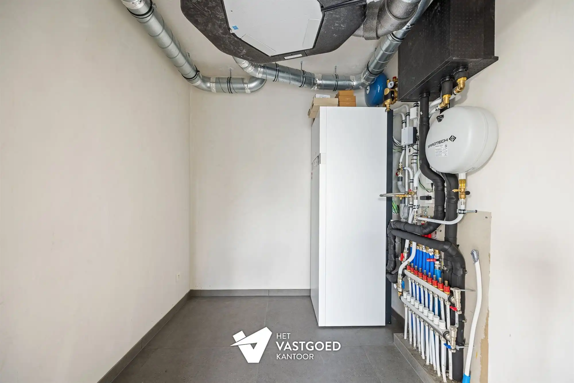 RUIM GELIJKVLOERS APPARTEMENT MET UITZONDERLIJKE BUITENRUIMTE foto 17