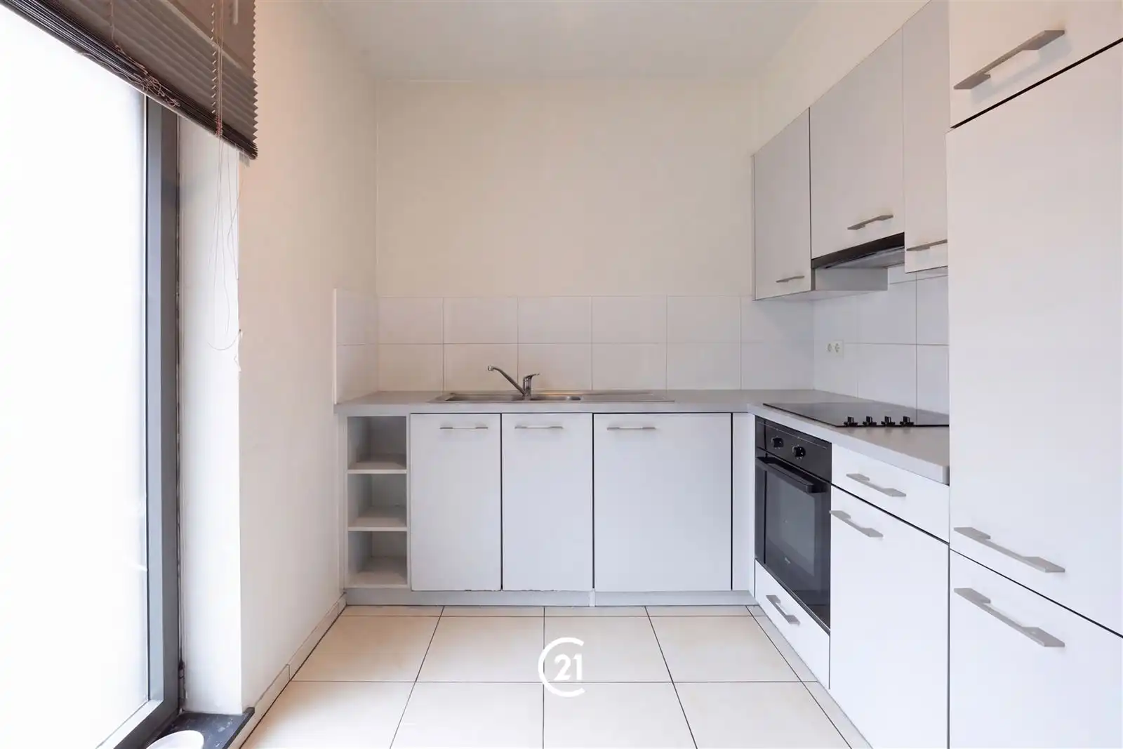 Comfortabel gelijkvloers wonen op een bijzonder praktische ligging! foto 5
