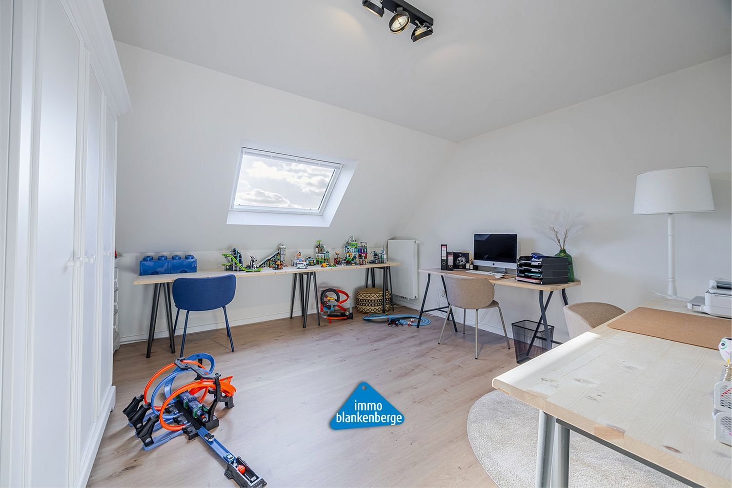 Instapklare gezinswoning met moderne afwerking en zuidgerichte tuin in Oedelem foto 16