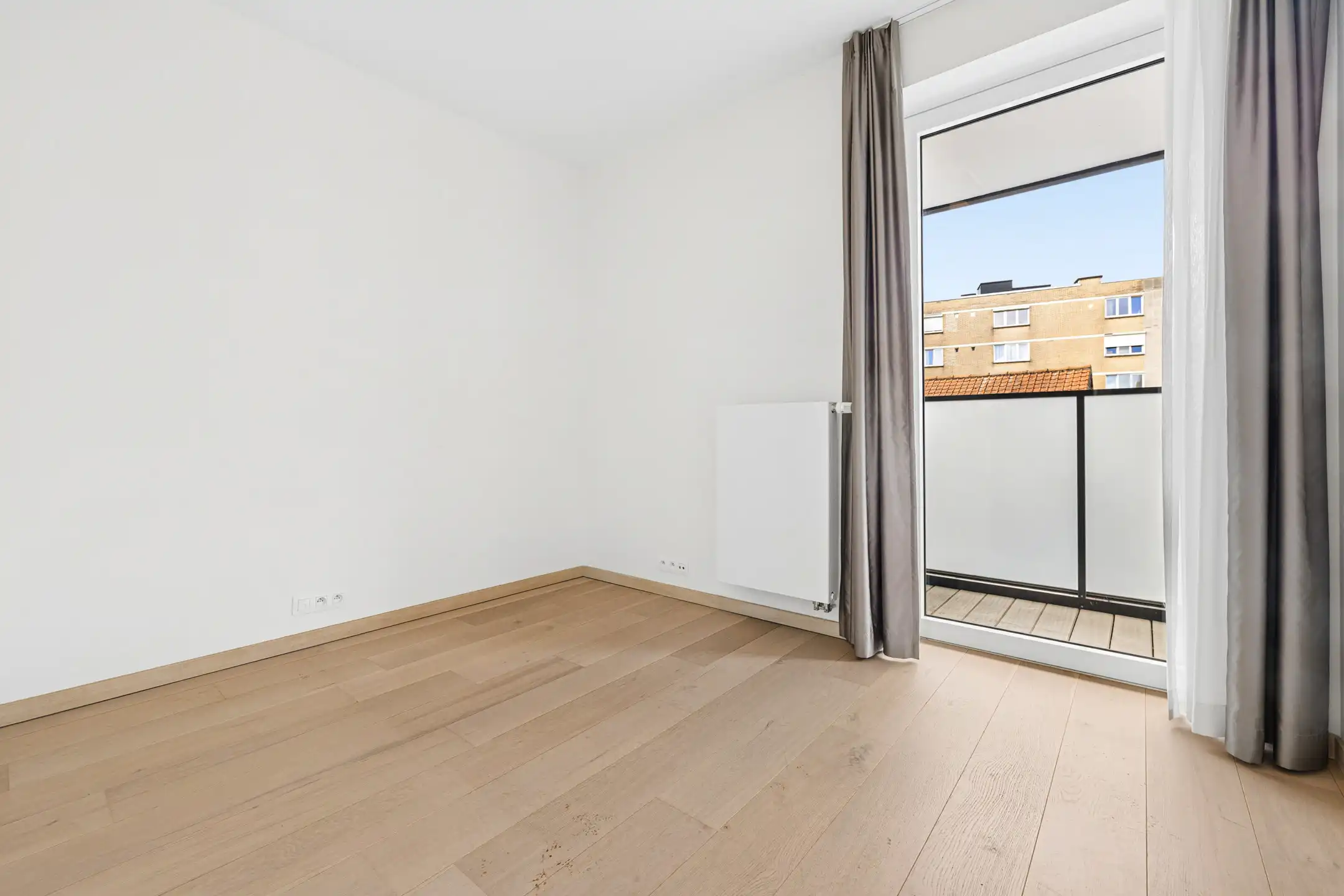 Appartement met 2 slaapkamers, grote terrass & parkeerplaats foto 7