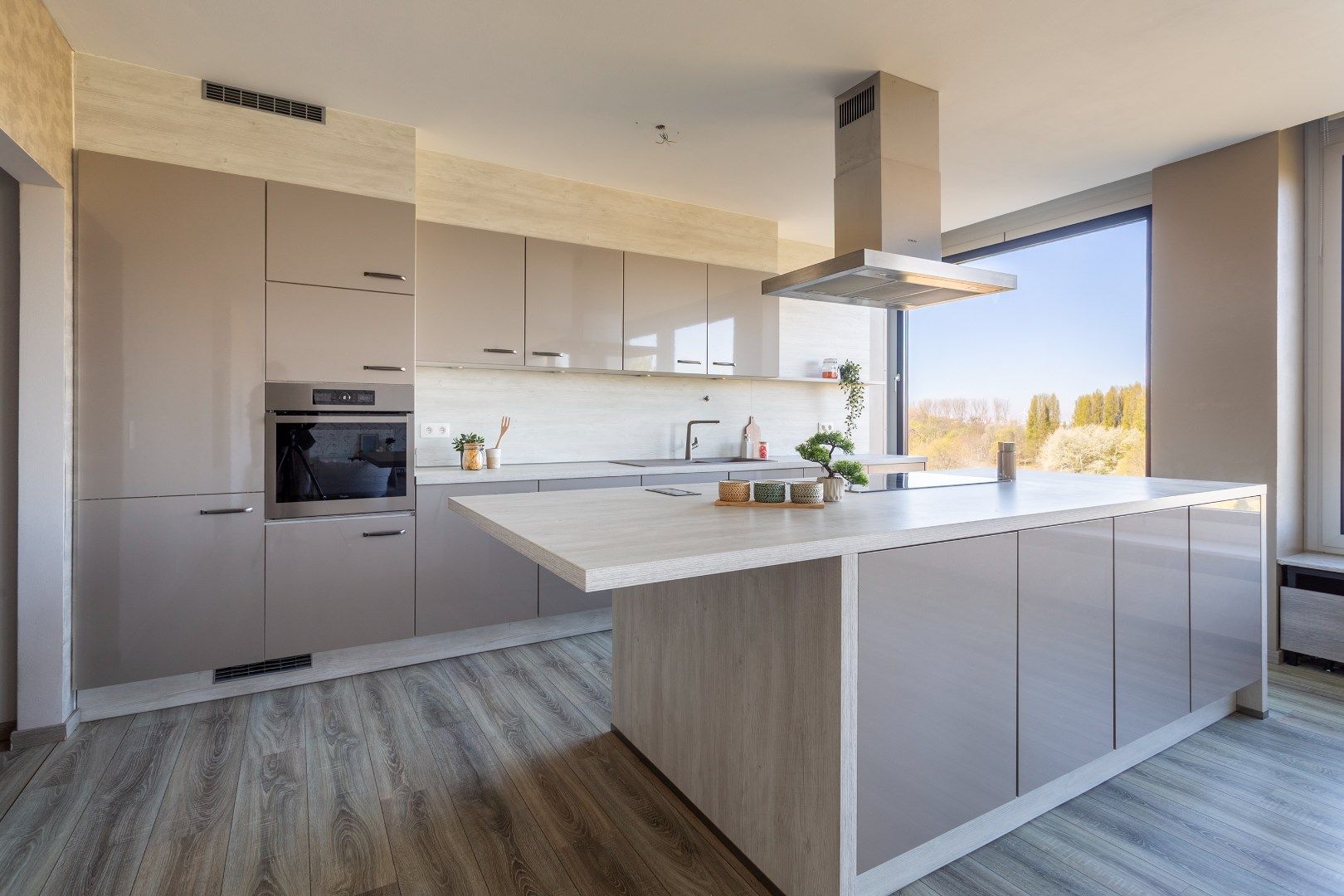 Knap gerenoveerd appartement met adembenemende uitzichten!   foto 8