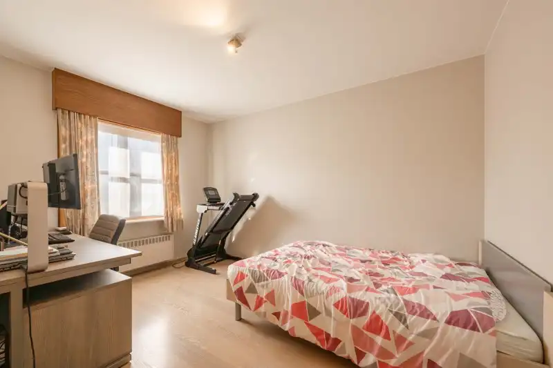 Zeer ruime en rustig gelegen villa TE KOOP in Sint-Eloois-Vijve! foto 12