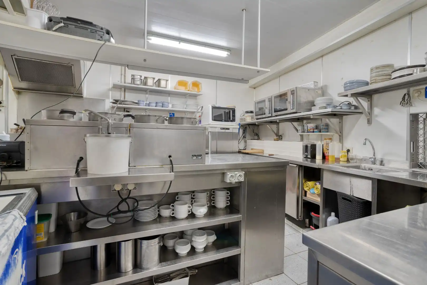 Overname horecazaak - | Topligging Simon Stevinplein Brugge foto 7