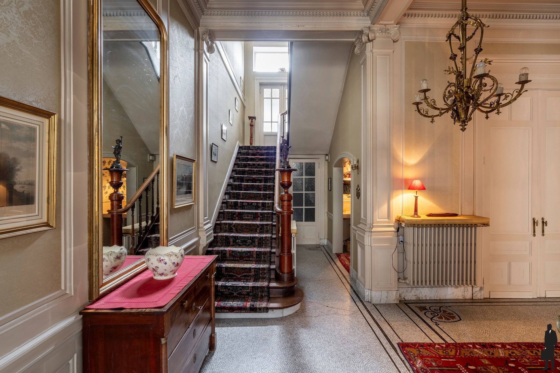Uniek herenhuis in eclectische stijl in hartje Turnhout foto 4