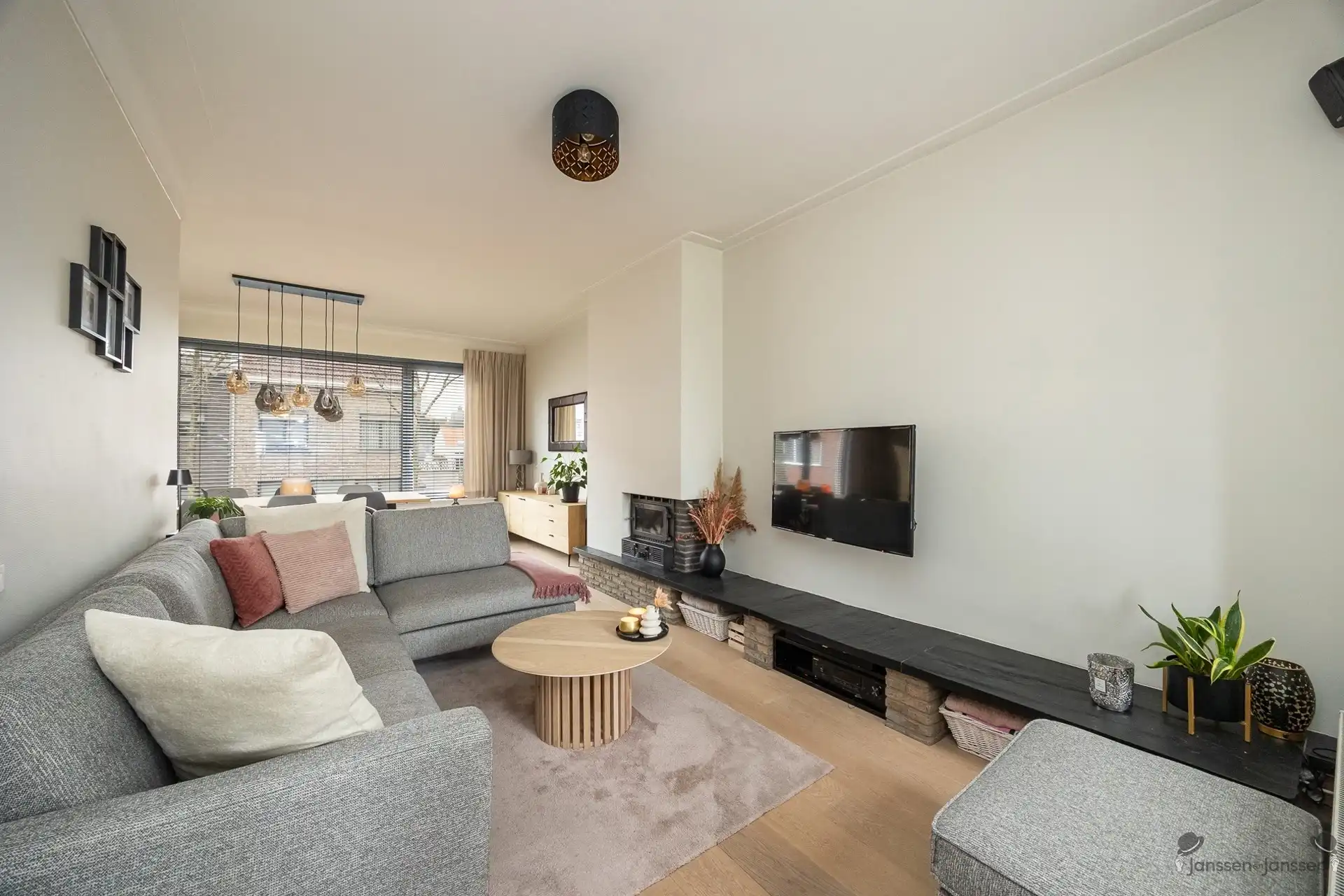 Gezellige woning met 3 slaapkamers en tuin in centrum Brasschaat foto 3