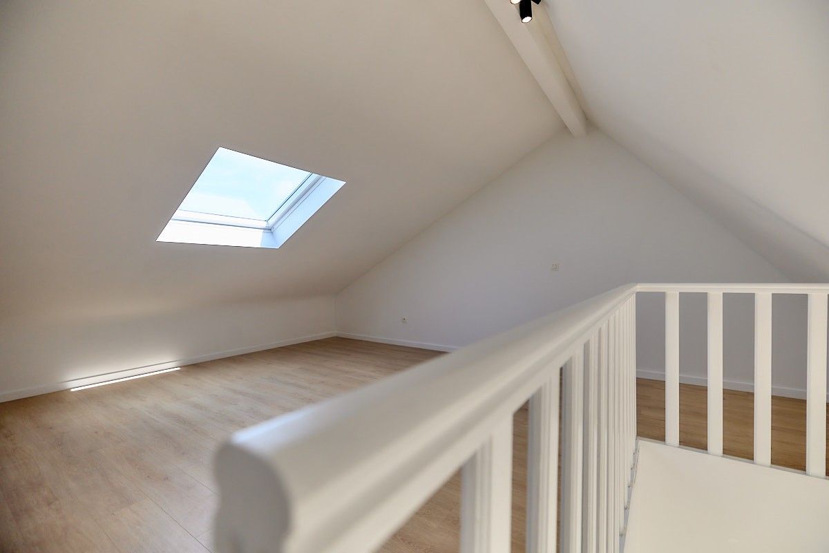 Vernieuwbouwwoning met 3 zeer ruime slaapkamers (20m²), bureau en stadstuin – instapklaar en energiezuinig foto 17