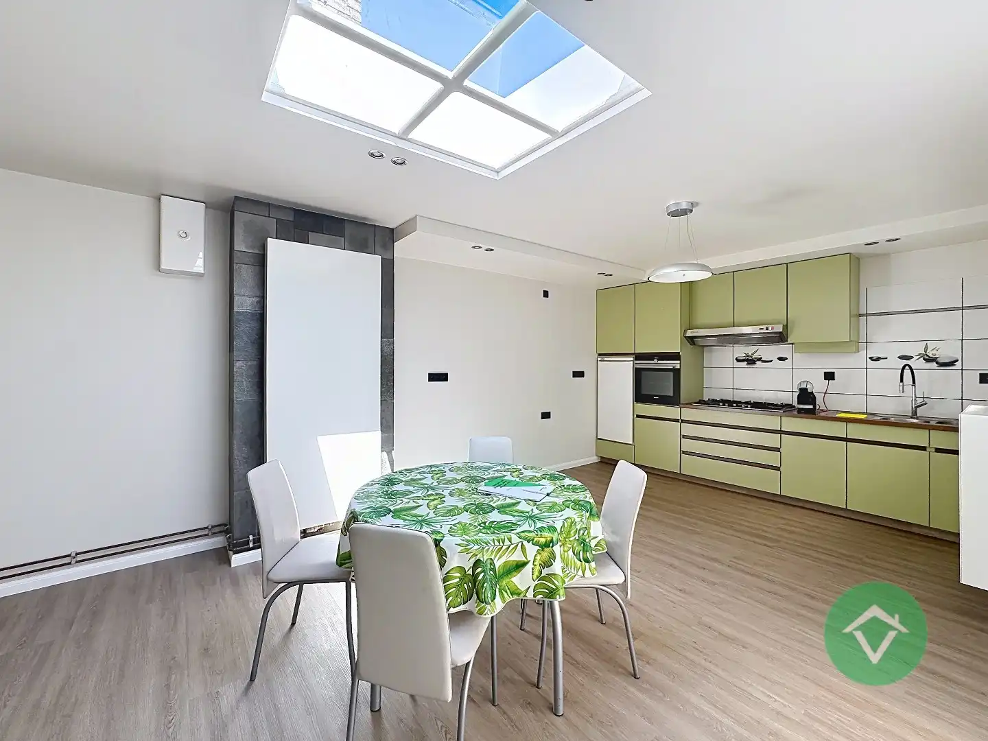 Instapklare woning met 3 slaapkamers en tuin te Eernegem  foto 8