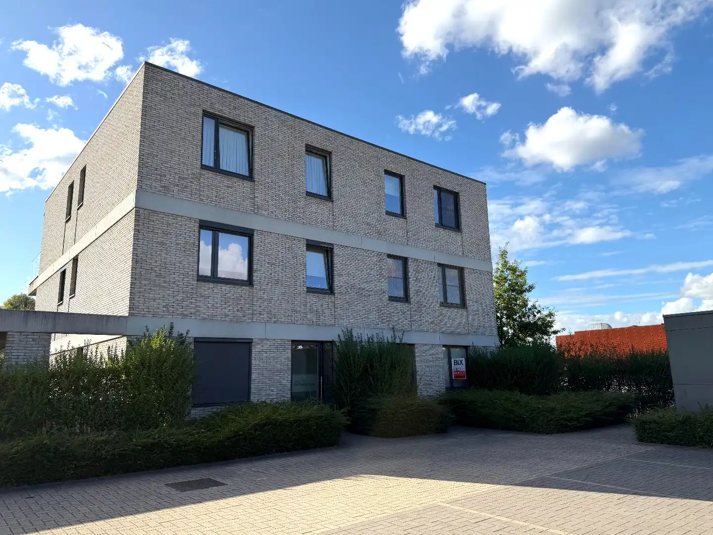 Prachtig appartement met private tuin aan de Lauwse Leieboorden! foto 21