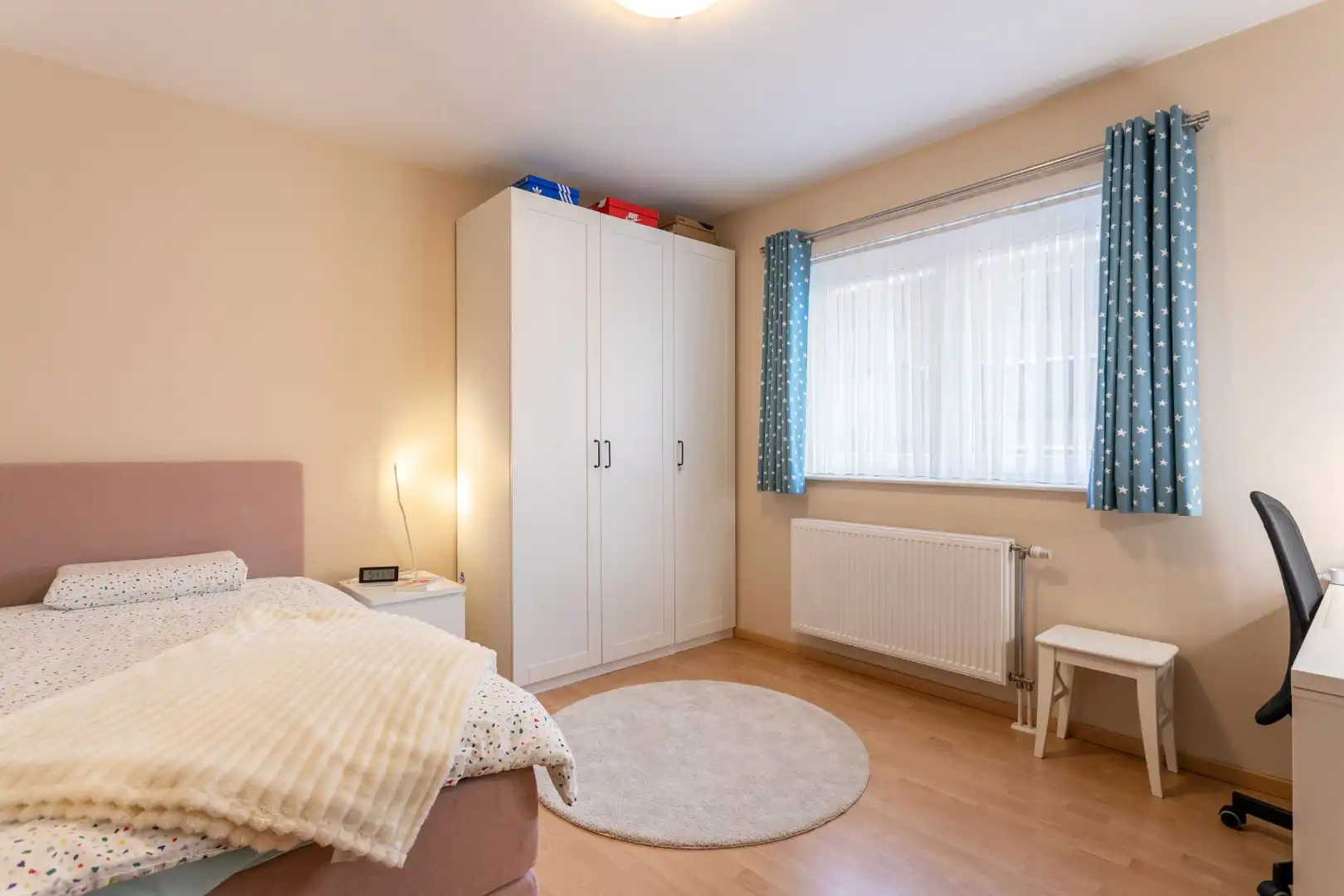 Instapklaar gelijkvloers appartement met 2 slaapkamers, garagebox en ruim terras (35 m²) aan TOP ligging in Halle foto 11