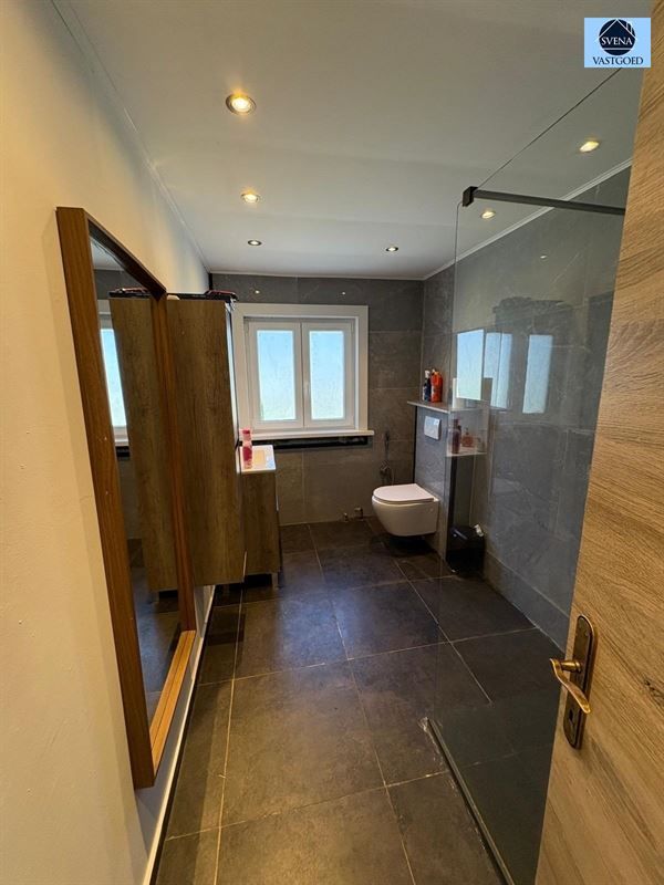 WONING MET HANDELSRUIMTE EN 3 SLAAPKAMERS foto 23