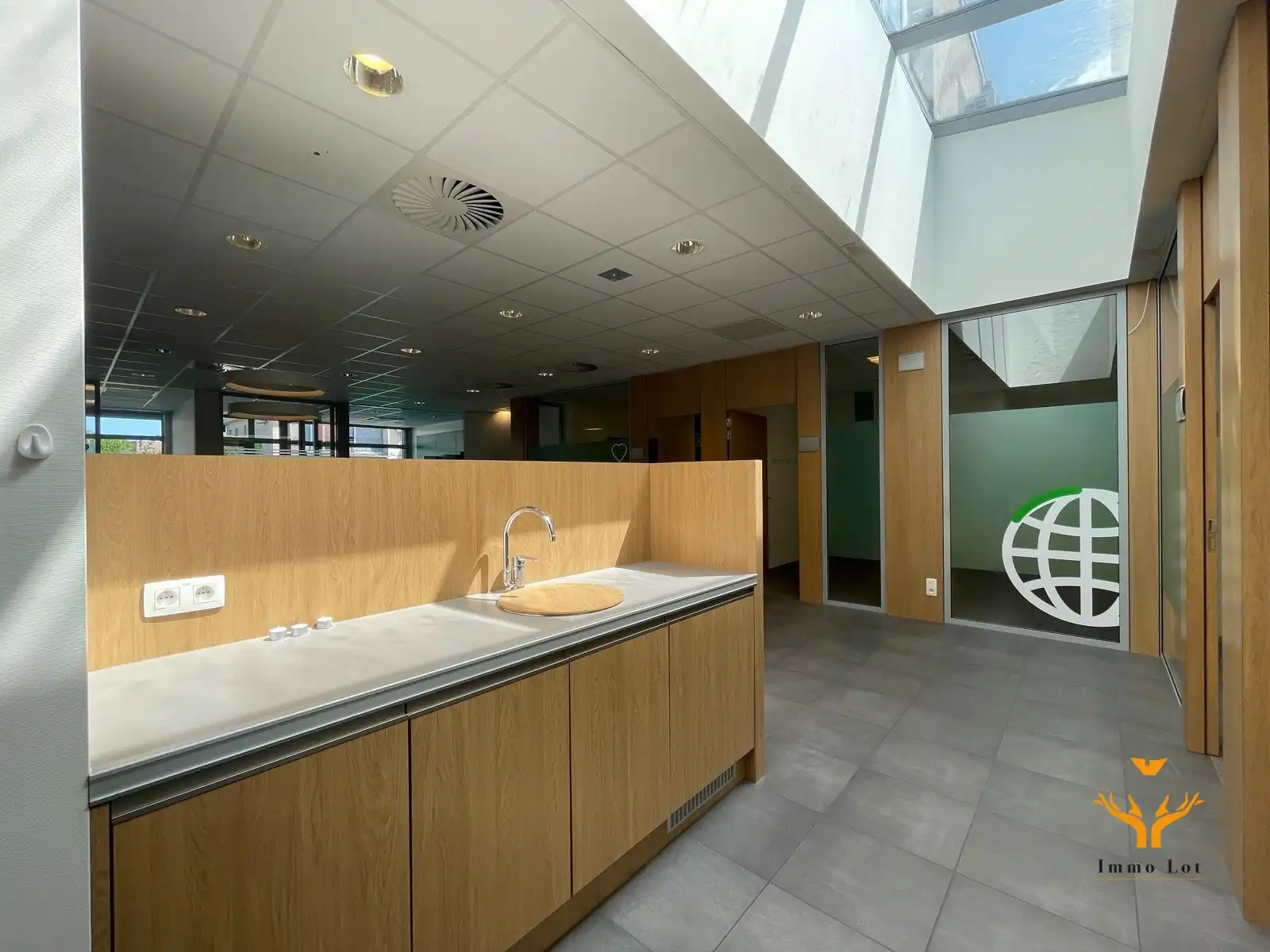 Te huur: handelsruimte van 228m² op toplocatie in Berlare  foto 15