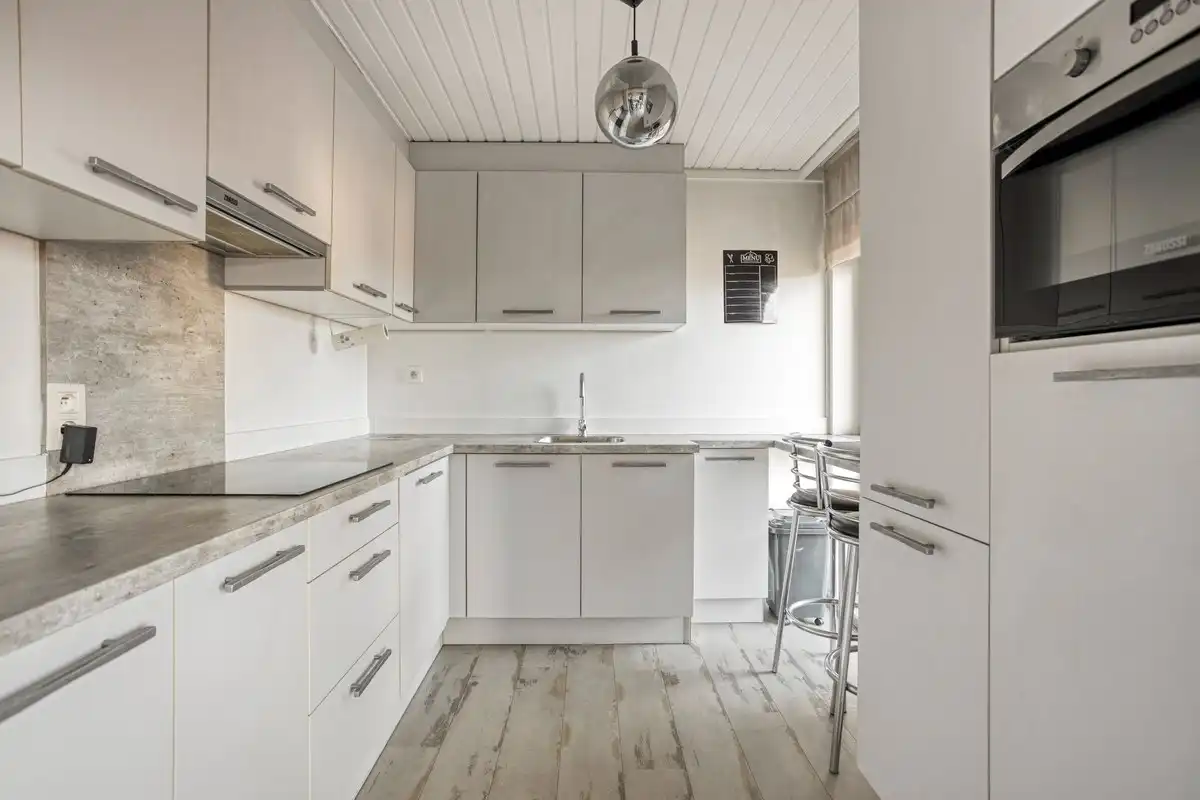 Instapklaar en volledig gerenoveerd appartement foto 7