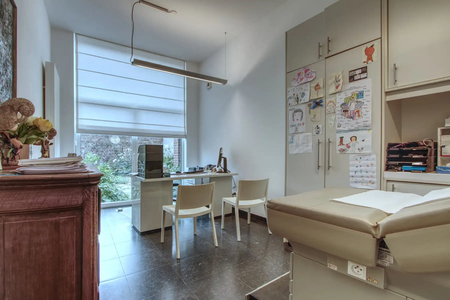 KANTOOR - 8 BURELEN - 16 tot 20 WERKPLAATSEN - PARKING MOG. foto 17