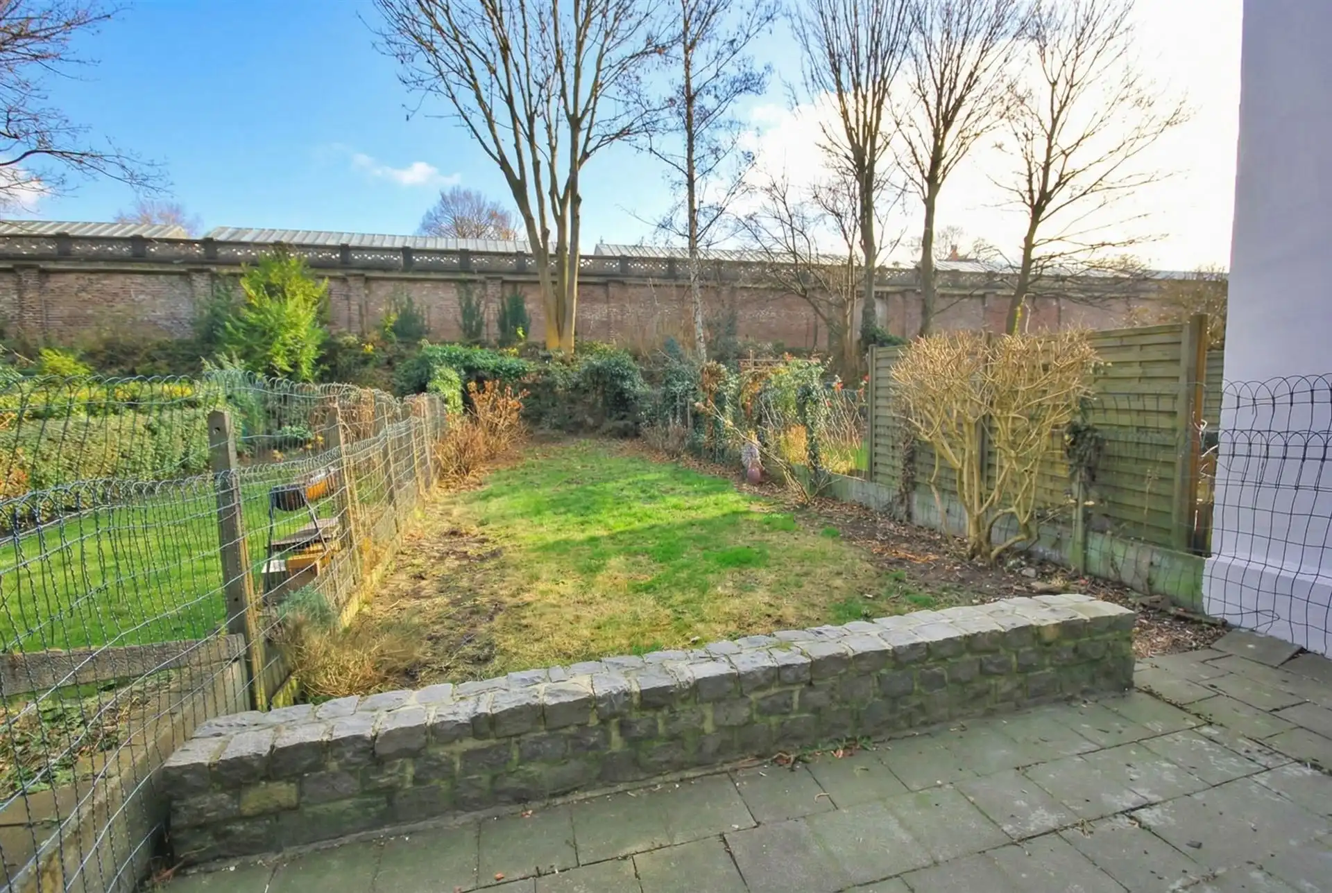 Ruime stadswoning met tuin foto 8