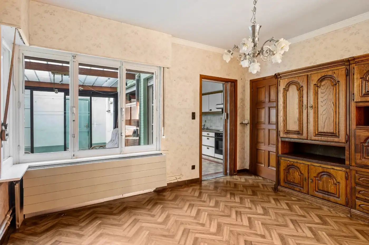 Te renoveren woning met 3 à 4 slpk. en inpandige garage foto 4