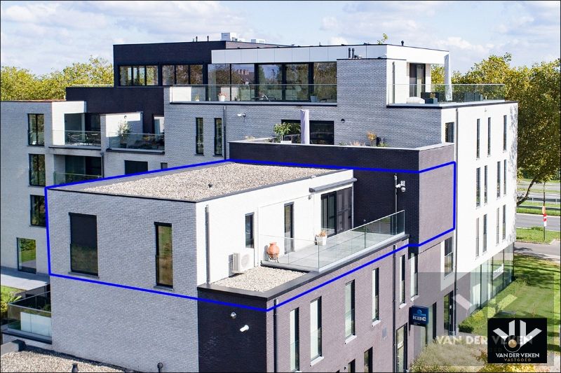 Energiezuinige, recente, lichtrijke en instapklare 3slpk Penthouse met zeer ruim terras foto 1