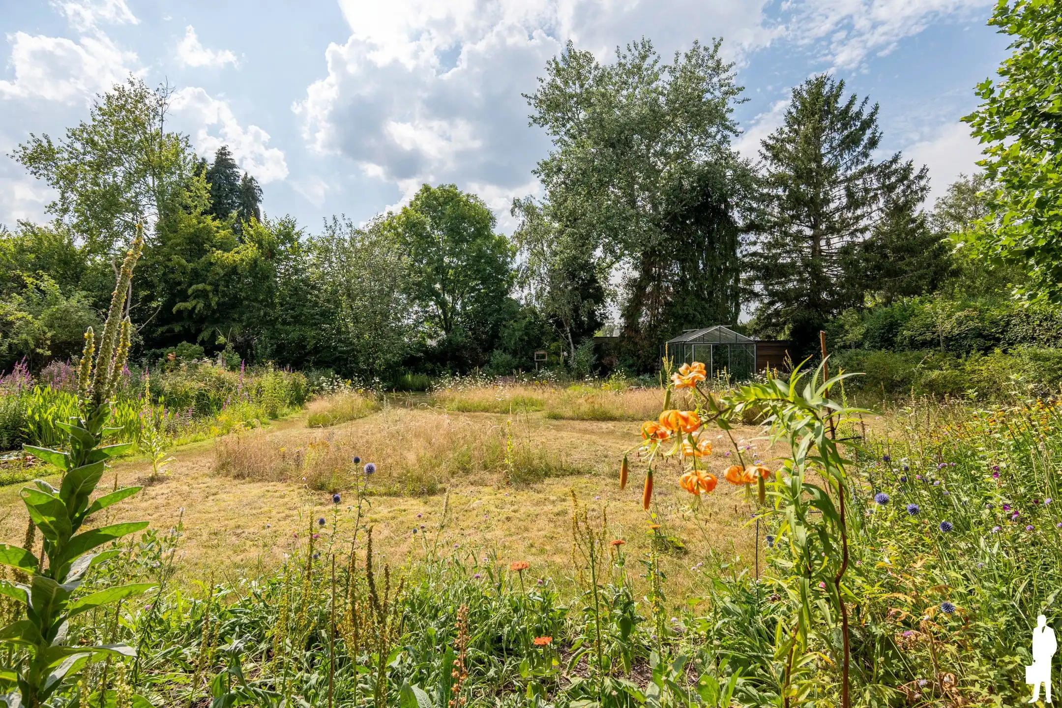 Unieke woning; architecturaal ontwerp, organische natuurtuin foto 28
