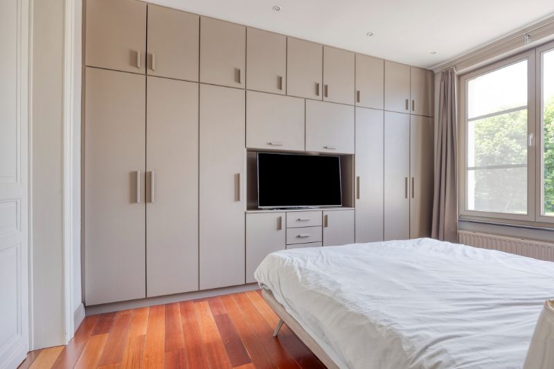 Karaktervolle woning met grote tuin en achteruitweg foto 21
