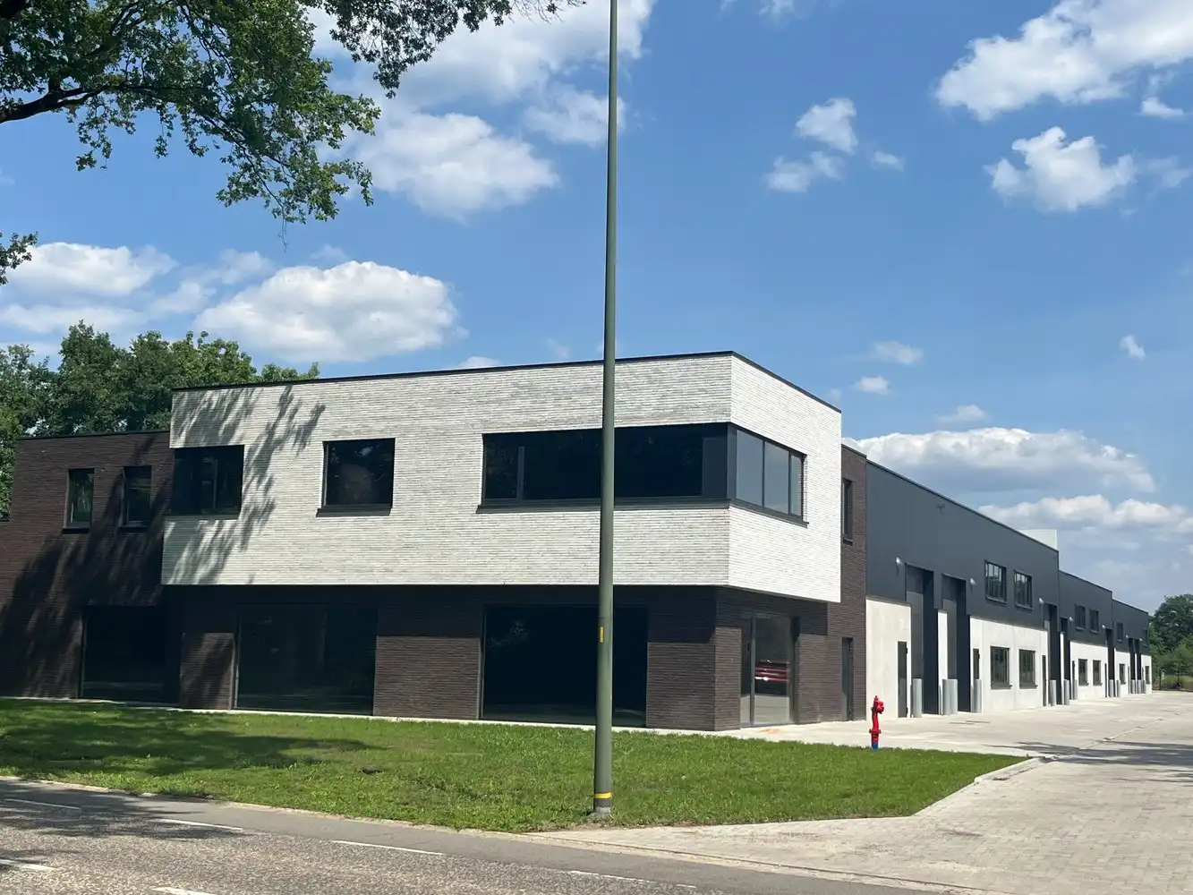 KMO-unit 6 met kantoor foto 3