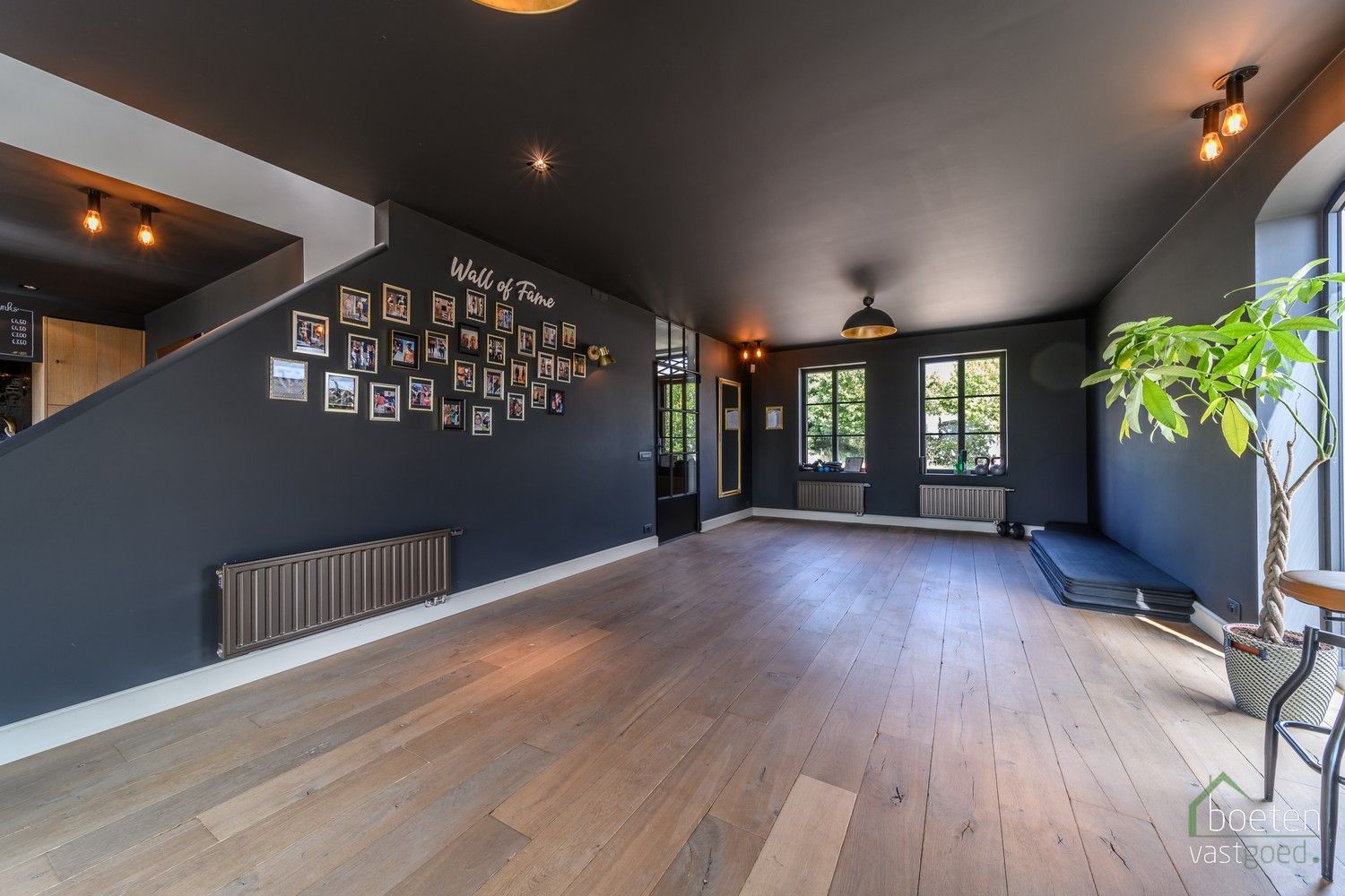 Beveren aan de IJzer: Karaktervol en rustiek landhuis met 4 slpks, warm & sfeervol interieur en ruime tuin op 13a 65ca totale grondopp. foto 5