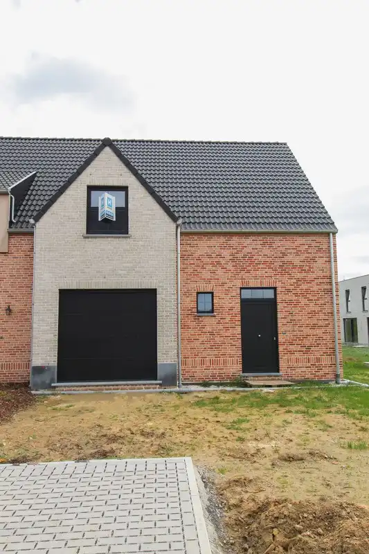 Lichtrijke landelijke nieuwbouwwoningen te Roeselare foto 2
