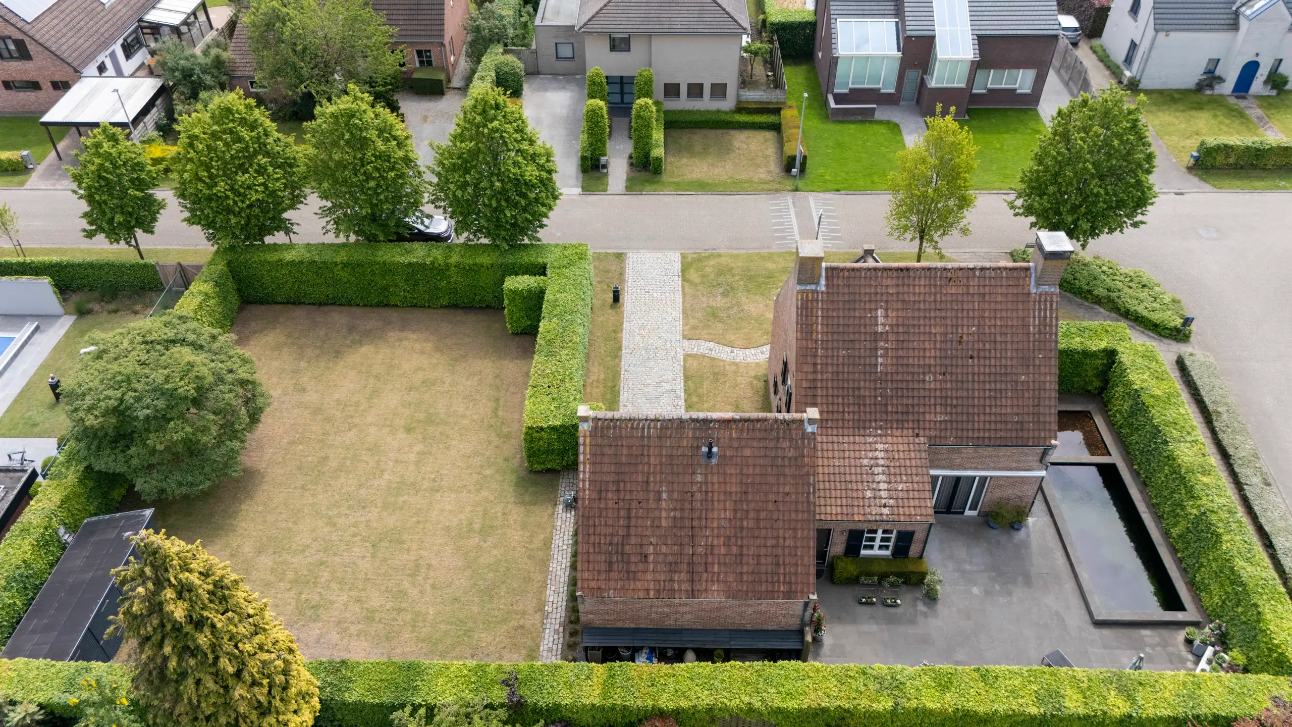 Rustig gelegen vrijstaande woning op 960 m² grond. foto 25