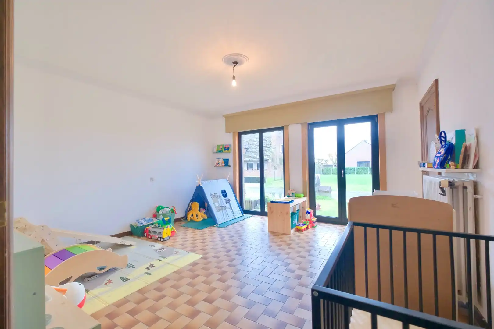 Rustig gelegen woning met 3 slpks en garage op perceel van 585 m²! foto 8