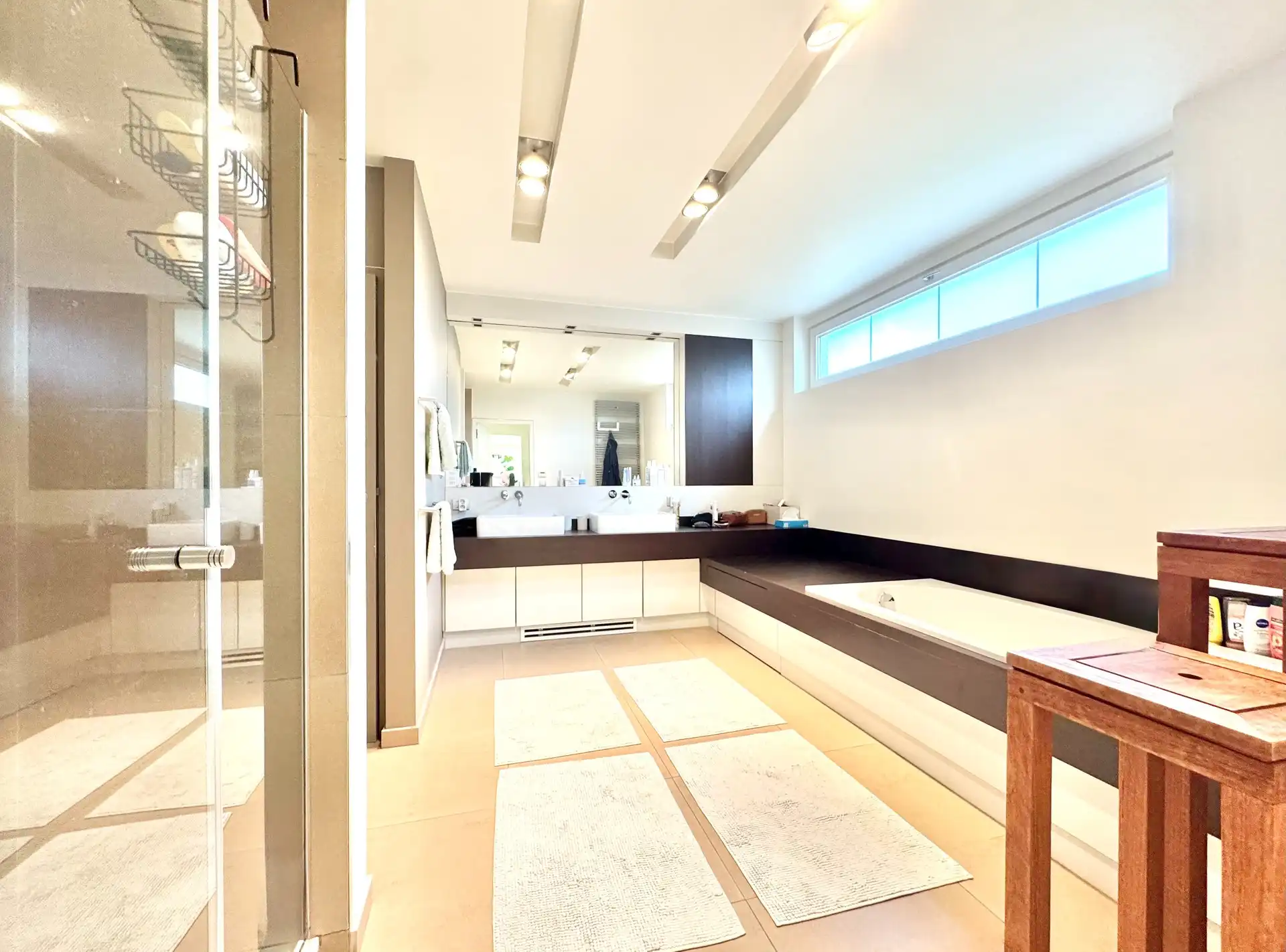 RUIME TIJDLOZE VILLA | 2.800 M² foto 28