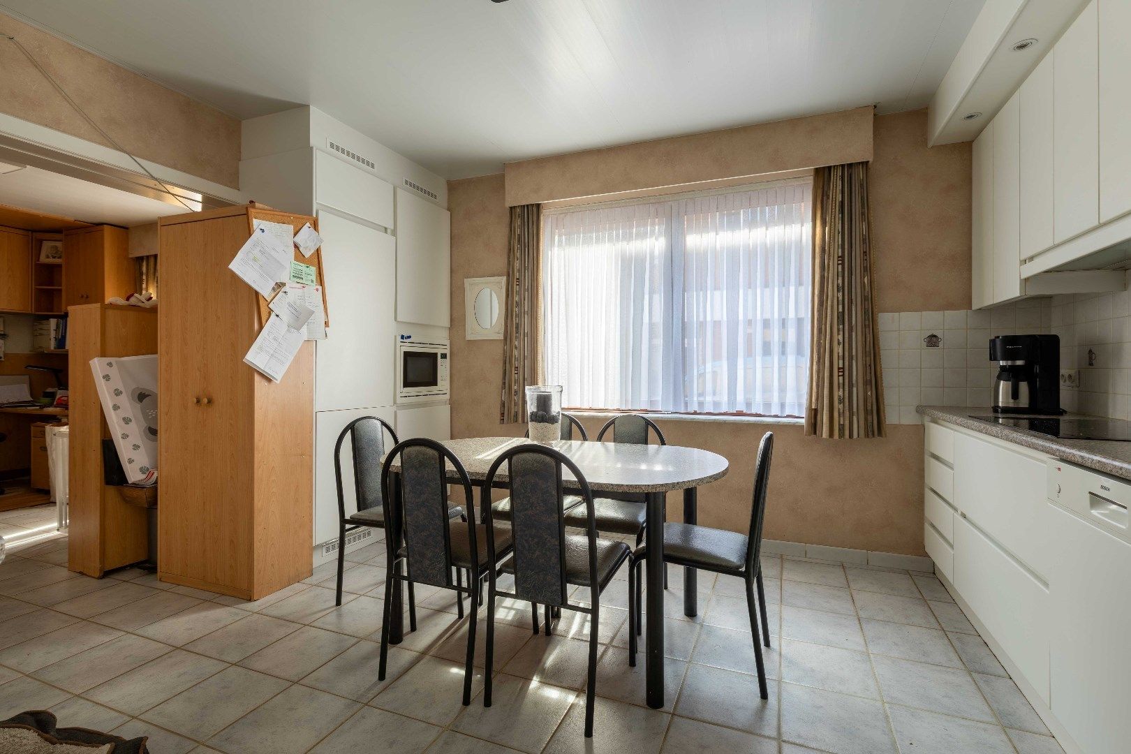 Opbrengsteigendom met handelszaak, atelier en 3 woningen. foto 6