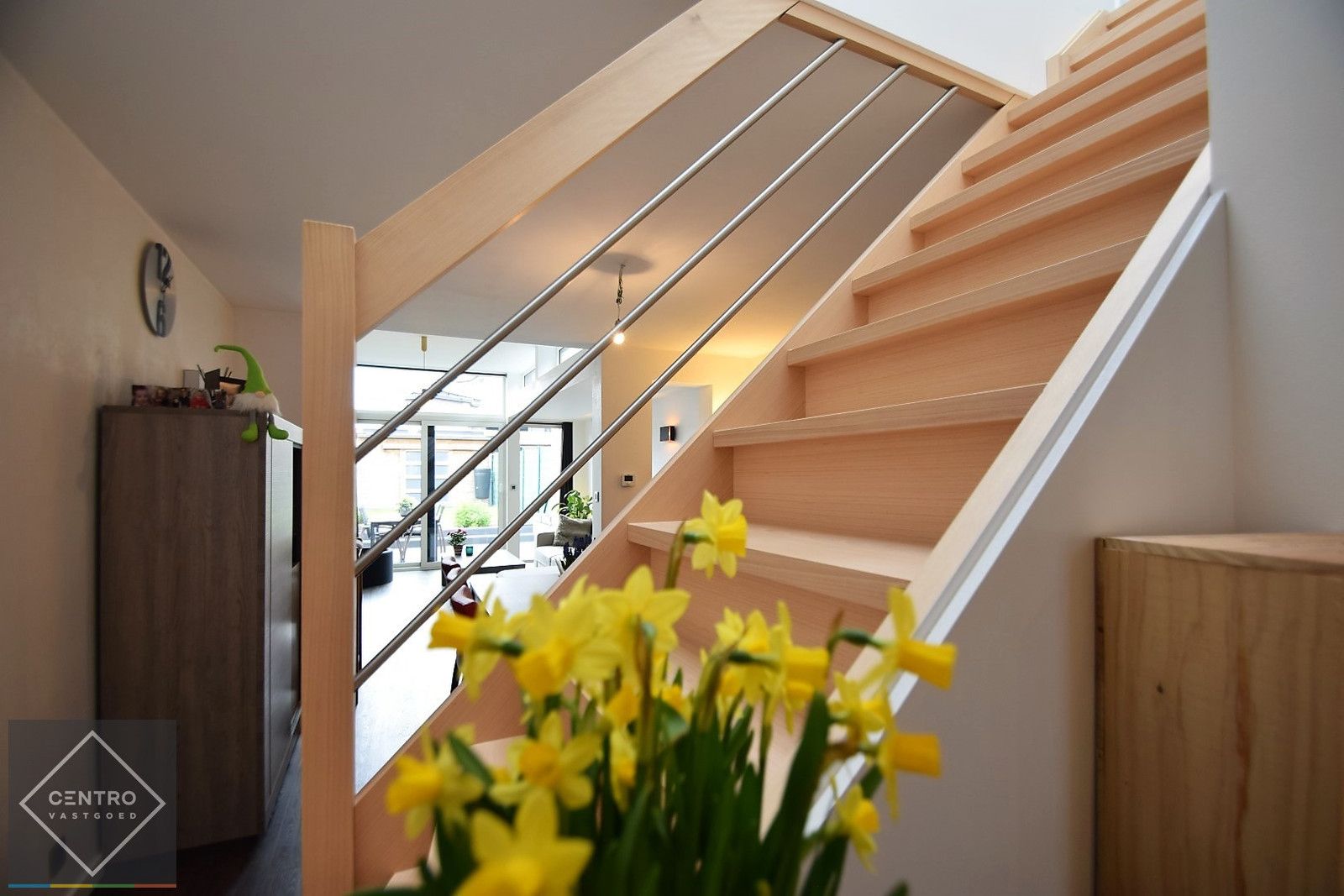 Volledig gerenoveerde woning met 3 slpks en leuke tuin! foto 10