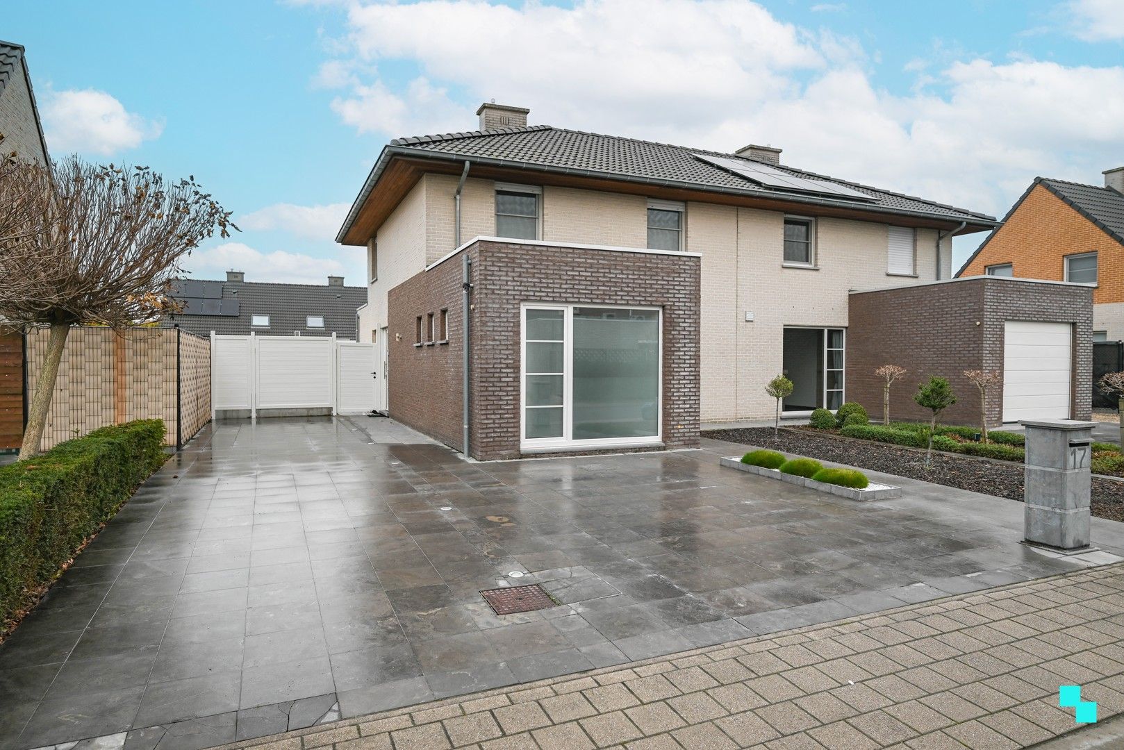 Instapklare woning nabij centrum Deerlijk foto 2