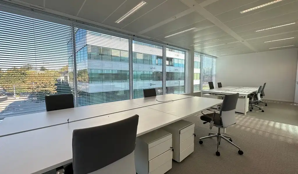 Gemeubelde kantoren met dienstverlening in 3Square Zwijnaarde foto 3