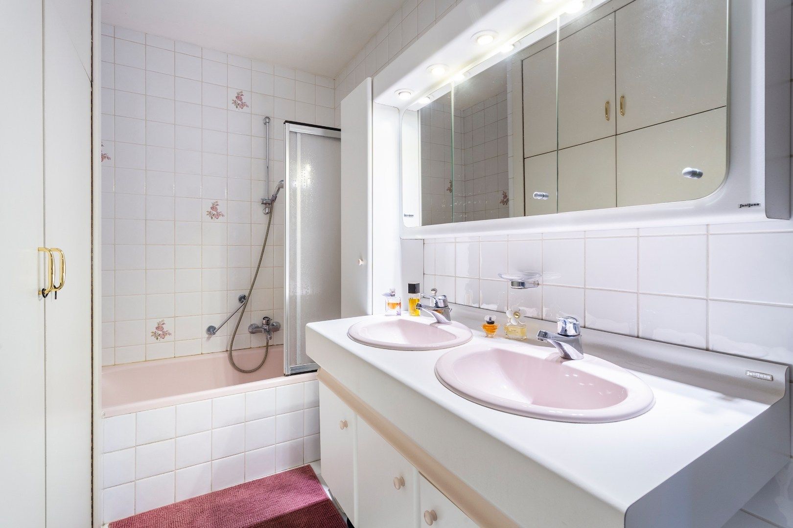 Wonen vlak bij het Rivierenhof in alle comfort foto 16