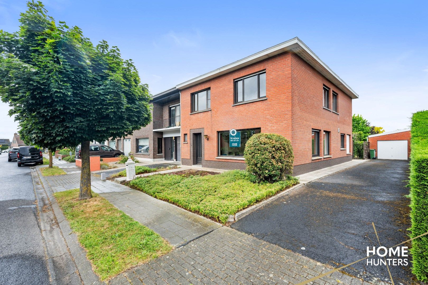 Te renoveren halfopen woning met 4 slaapkamers, 2 garages en veel potentieel te Ieper foto 30