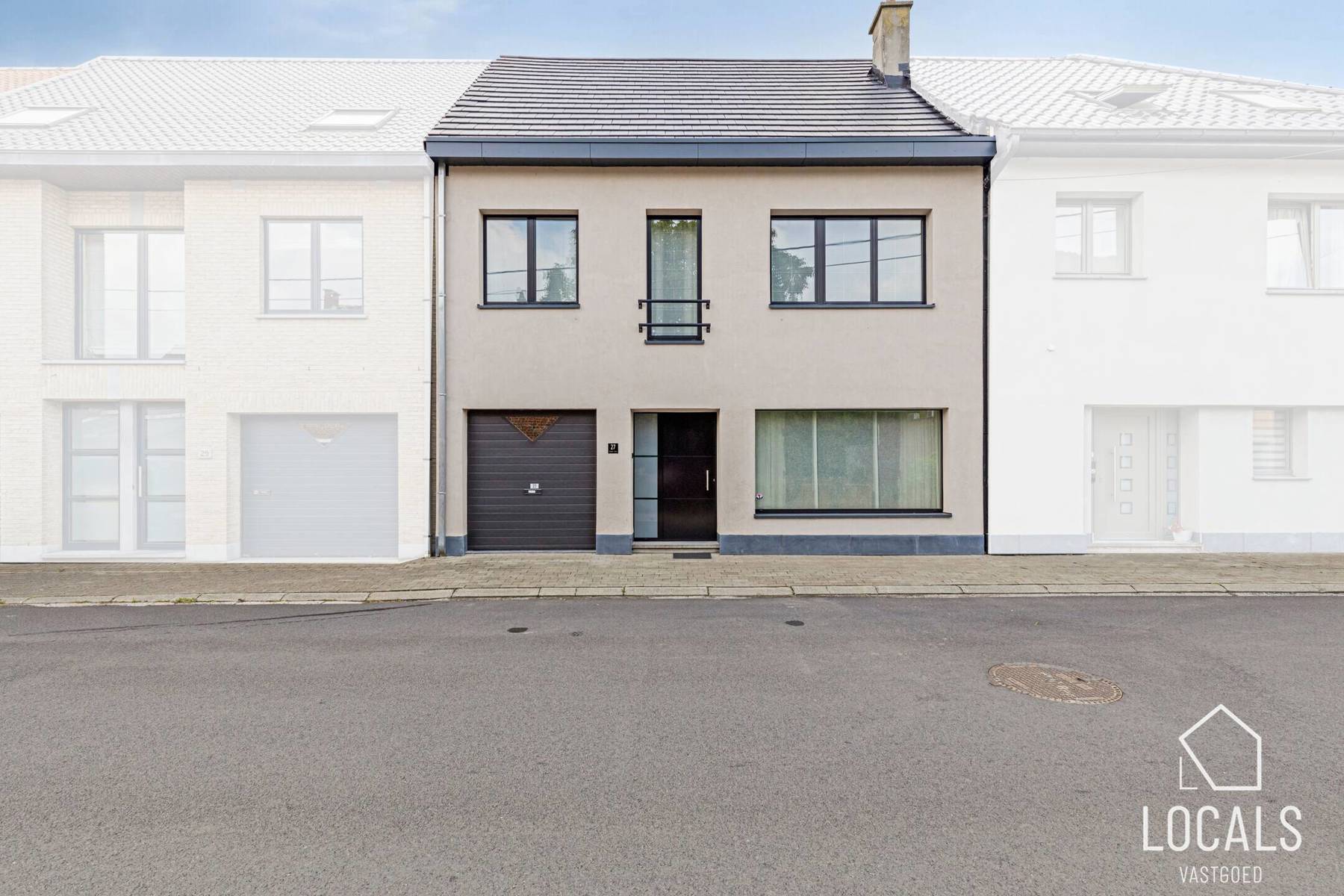 Instapklare woning met 3 slaapkamers + zolder, tuin, garage foto {{pictureIndex}}